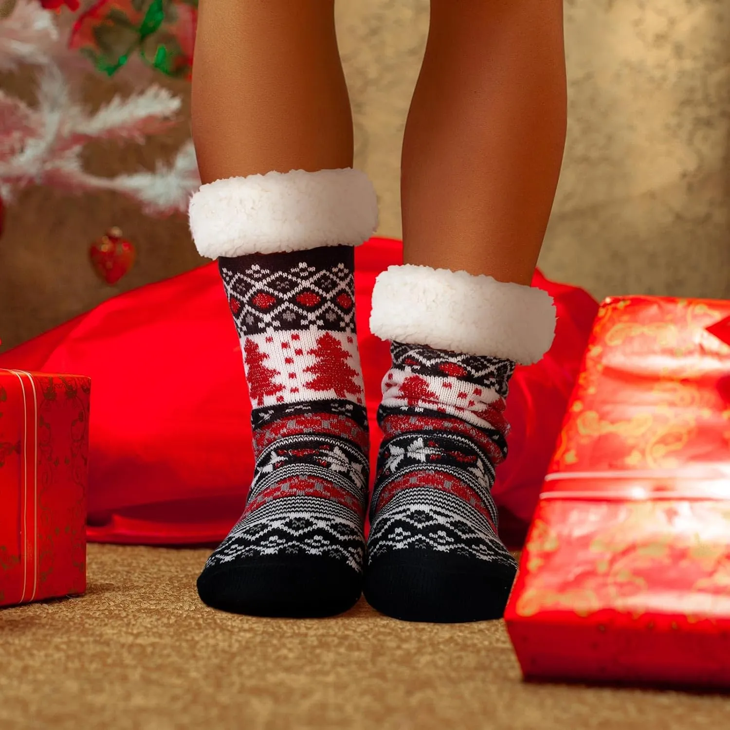 4 Packs Christmas Fuzzy Slipper Socks Xmas Fluffy Sherpa Thermal Socks with Grippers for Women men