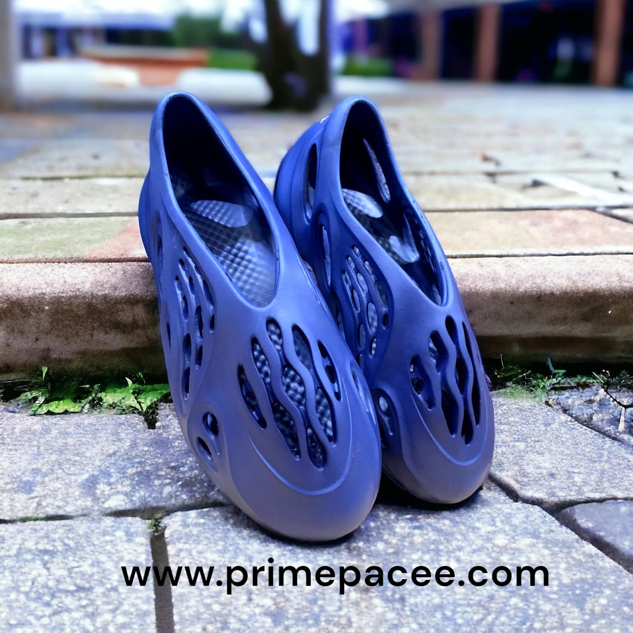 Best Selling Foam Runner Yeezy Clogs Soft, Comfortable and Dashing