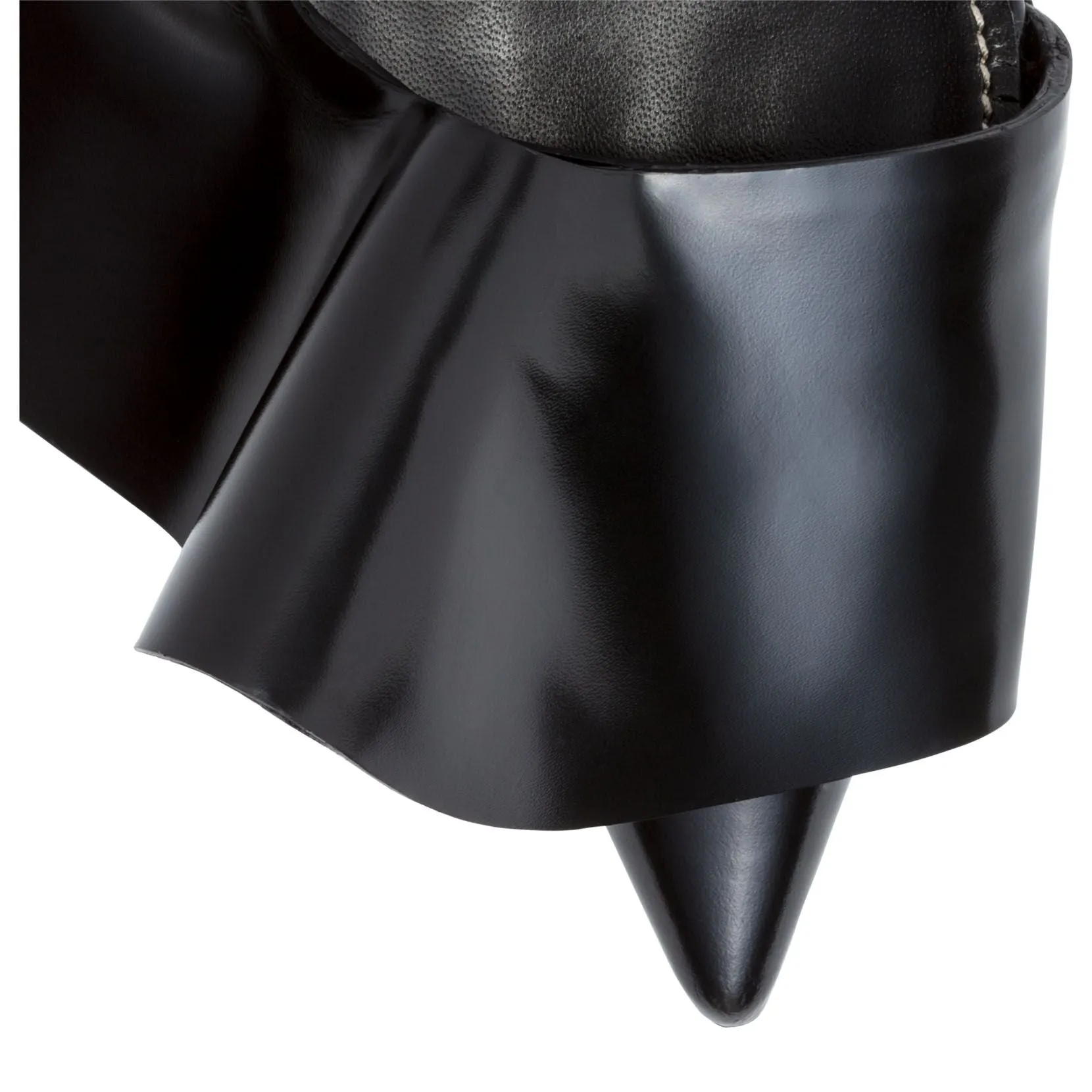 Black ruffled 90 pumps