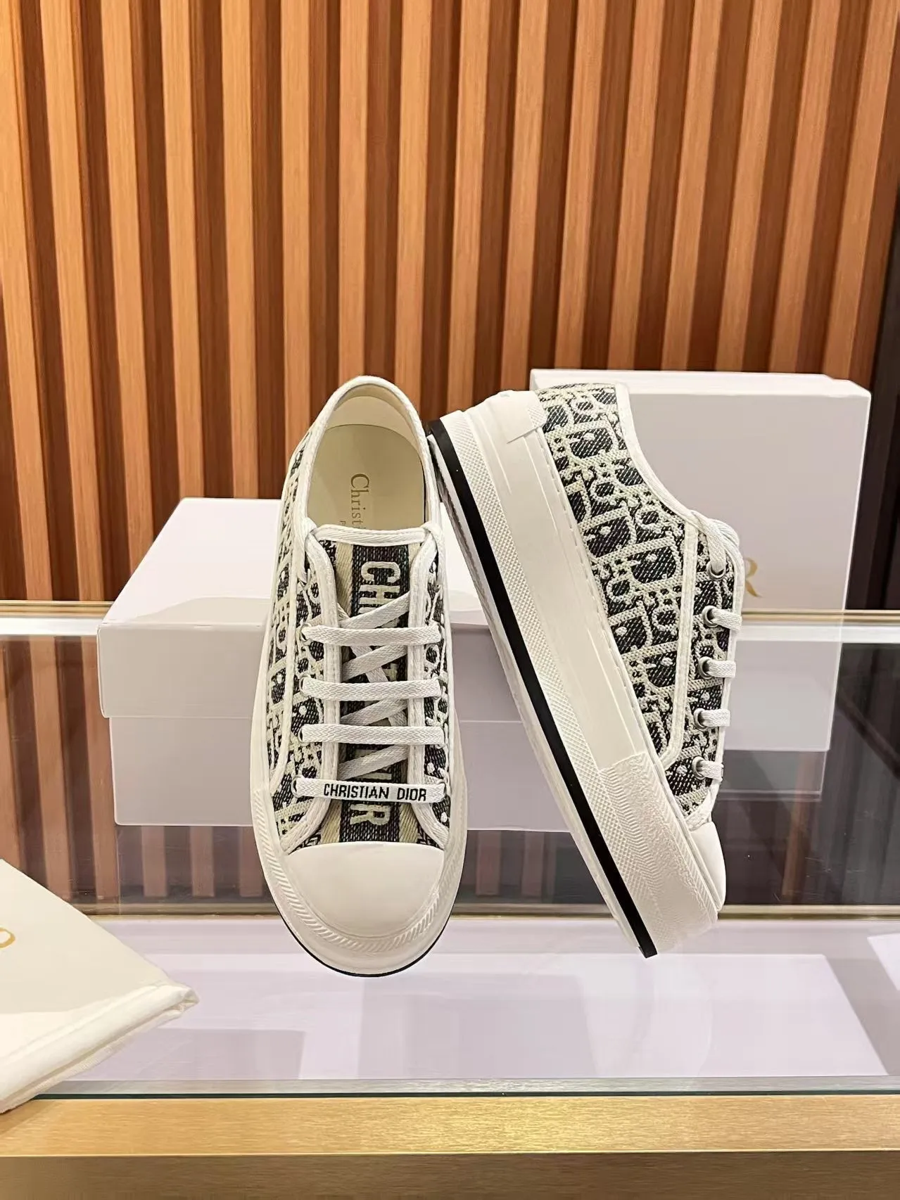 CD 25 Walk Platform Sneaker Fabric 242456
