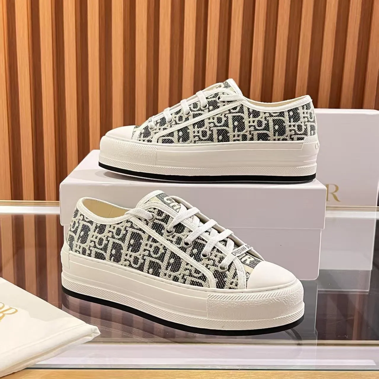 CD 25 Walk Platform Sneaker Fabric 242456