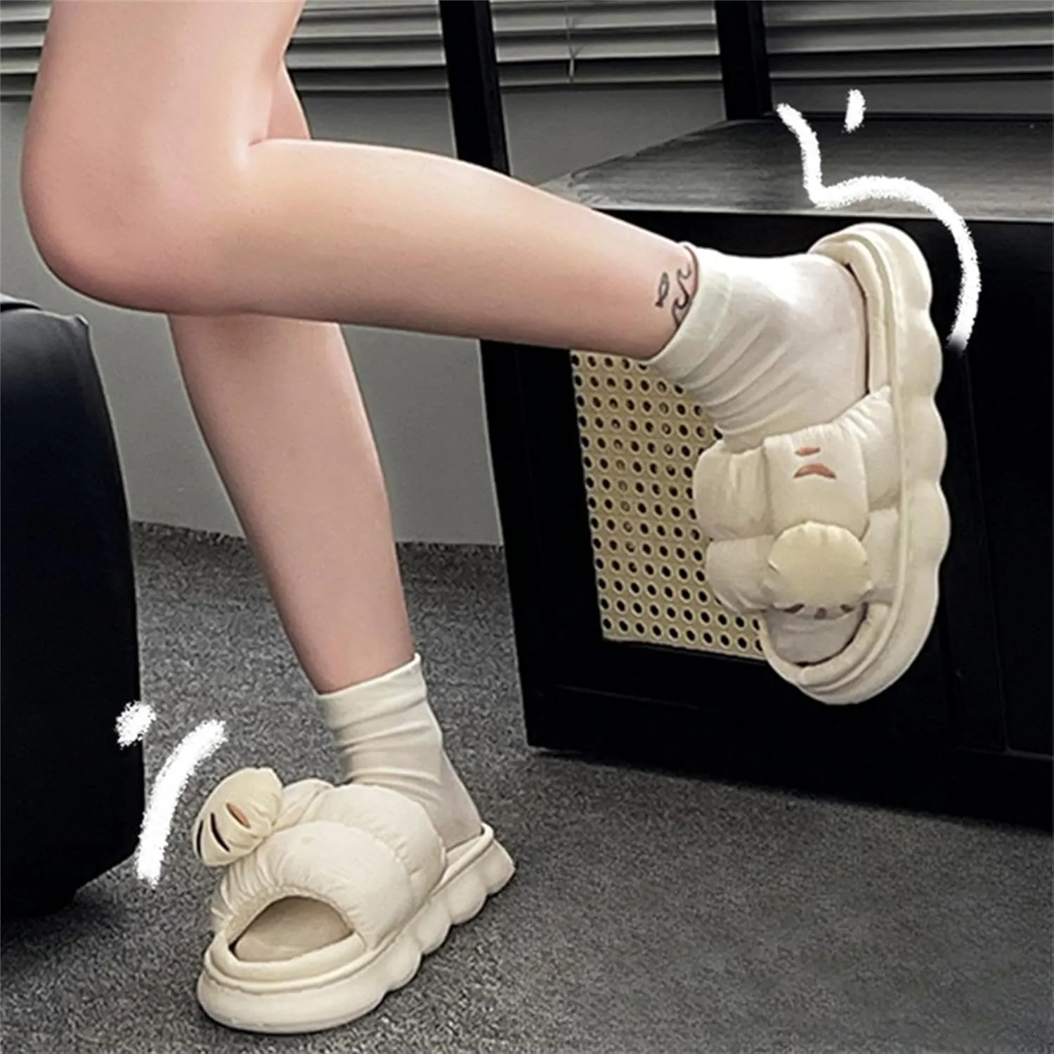 Cotton and linen slippers Men's and women's home slippers Cartoon slippers Seasonal slippers