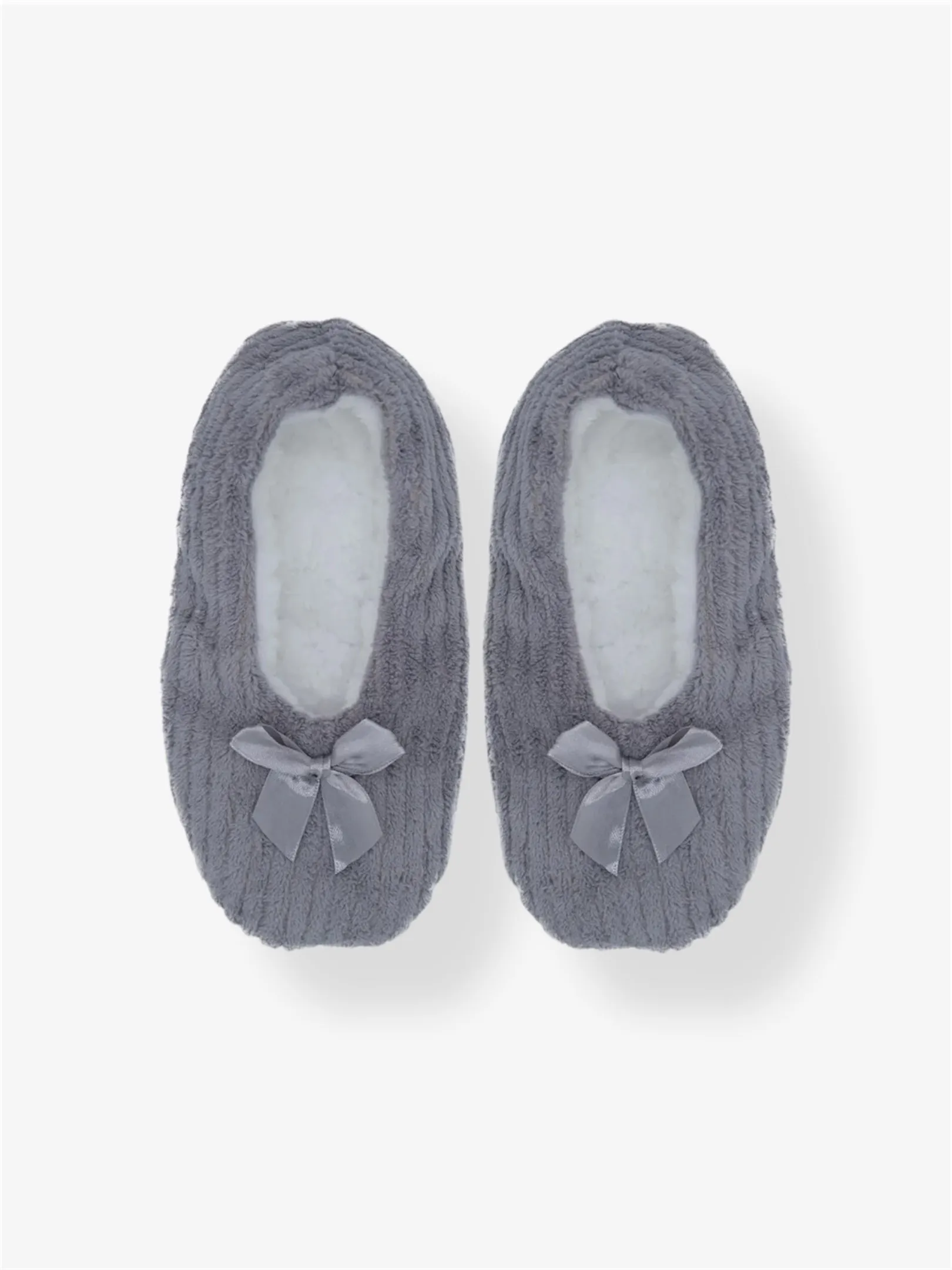 Cozy Fluffy Slippers in Grey Ribbed