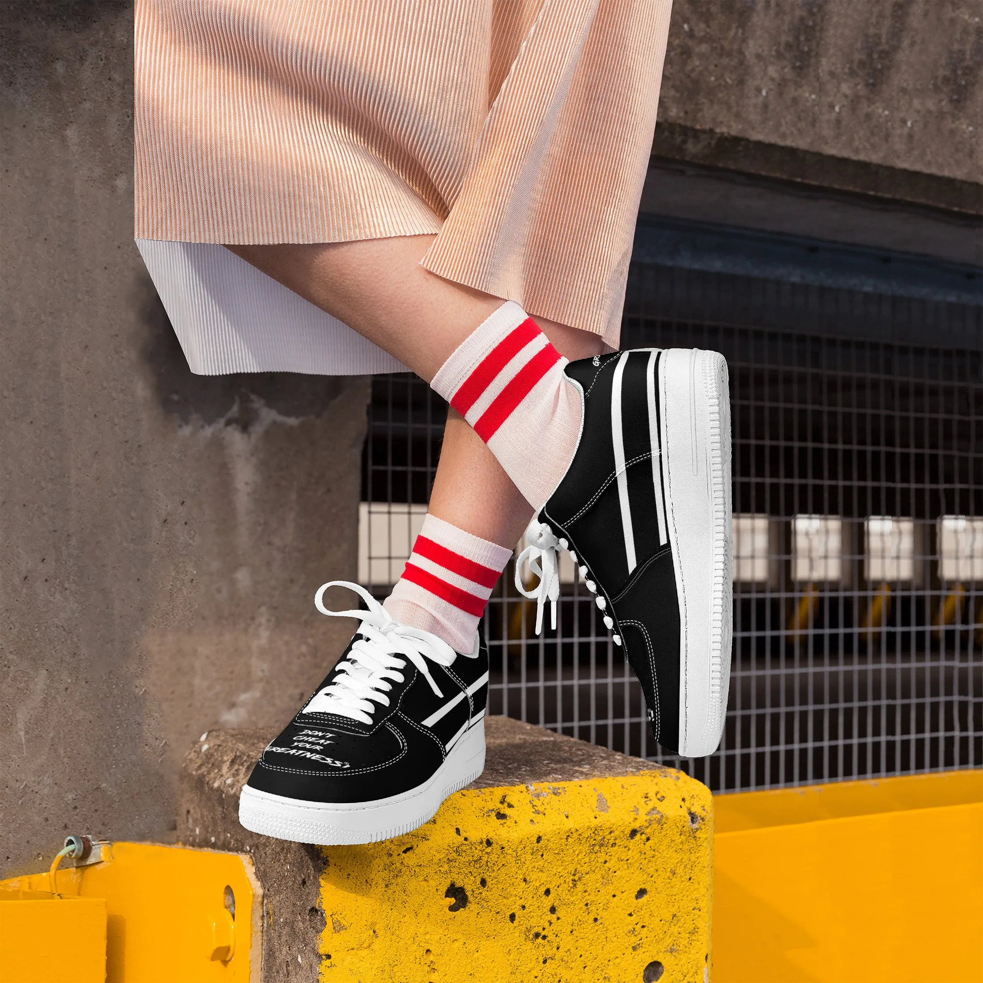 Don't Cheat Your Greatness, Low Top Unisex Sneaker