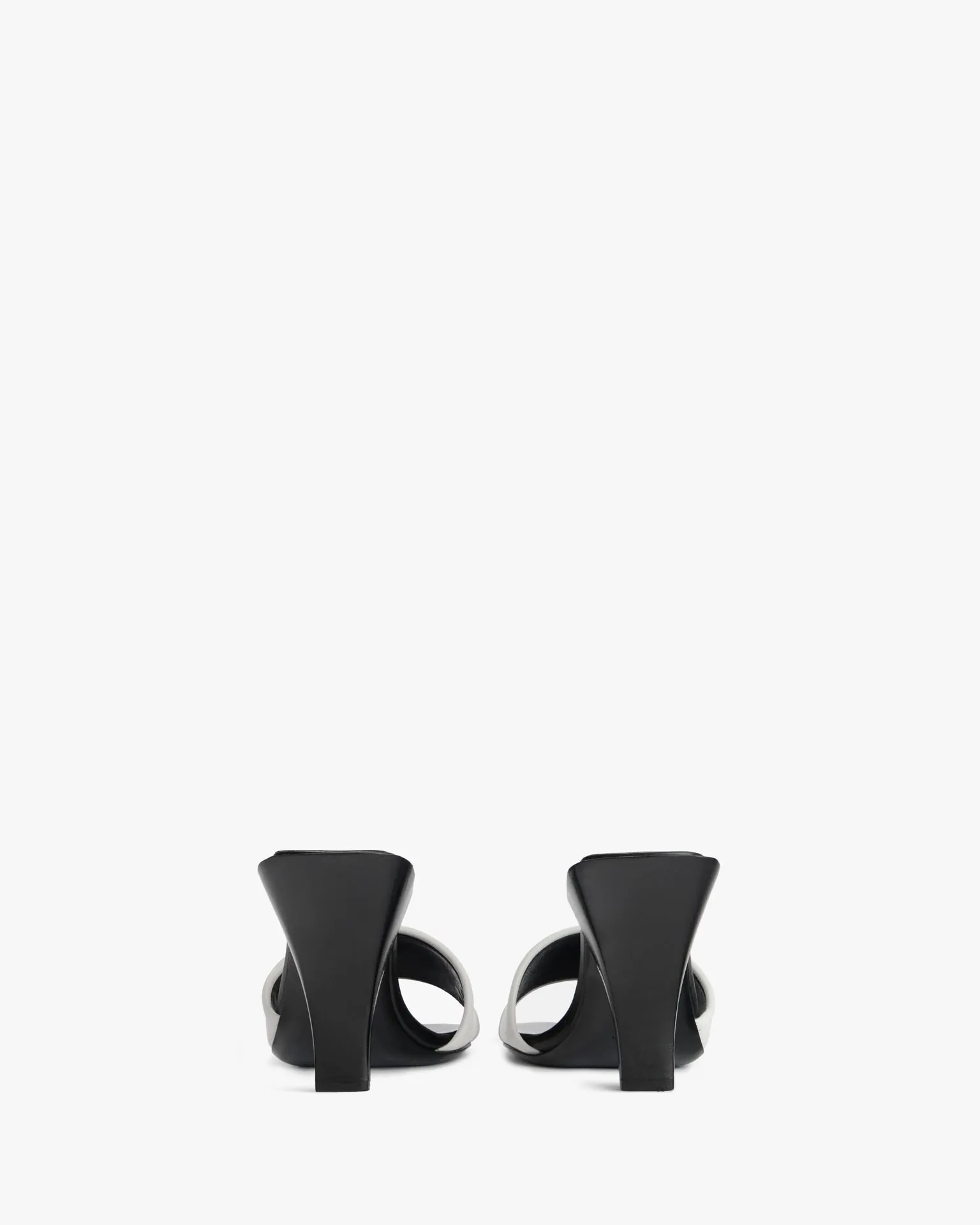 Drive in White and Black Leather