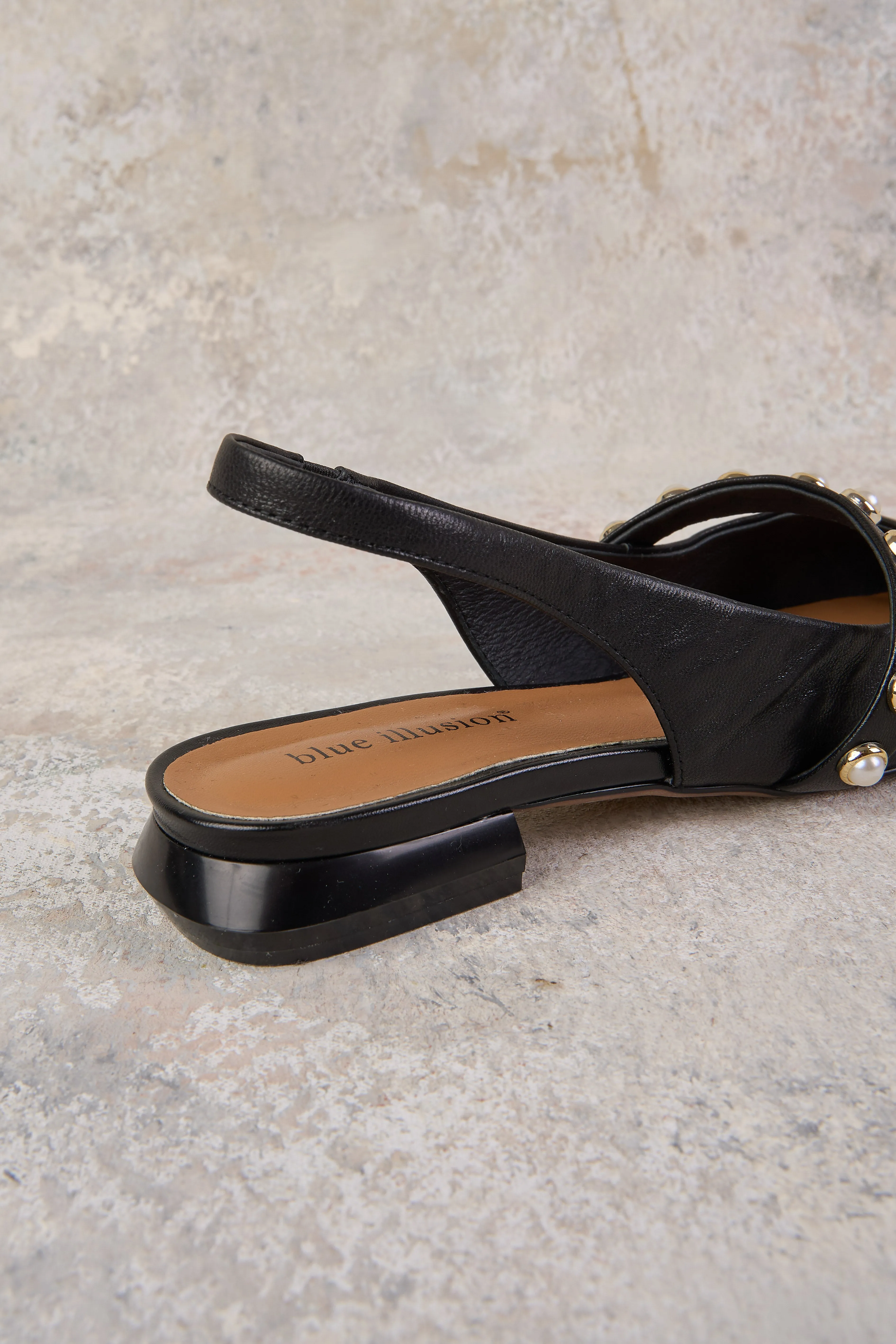 Elisa Pointed Flat - Black