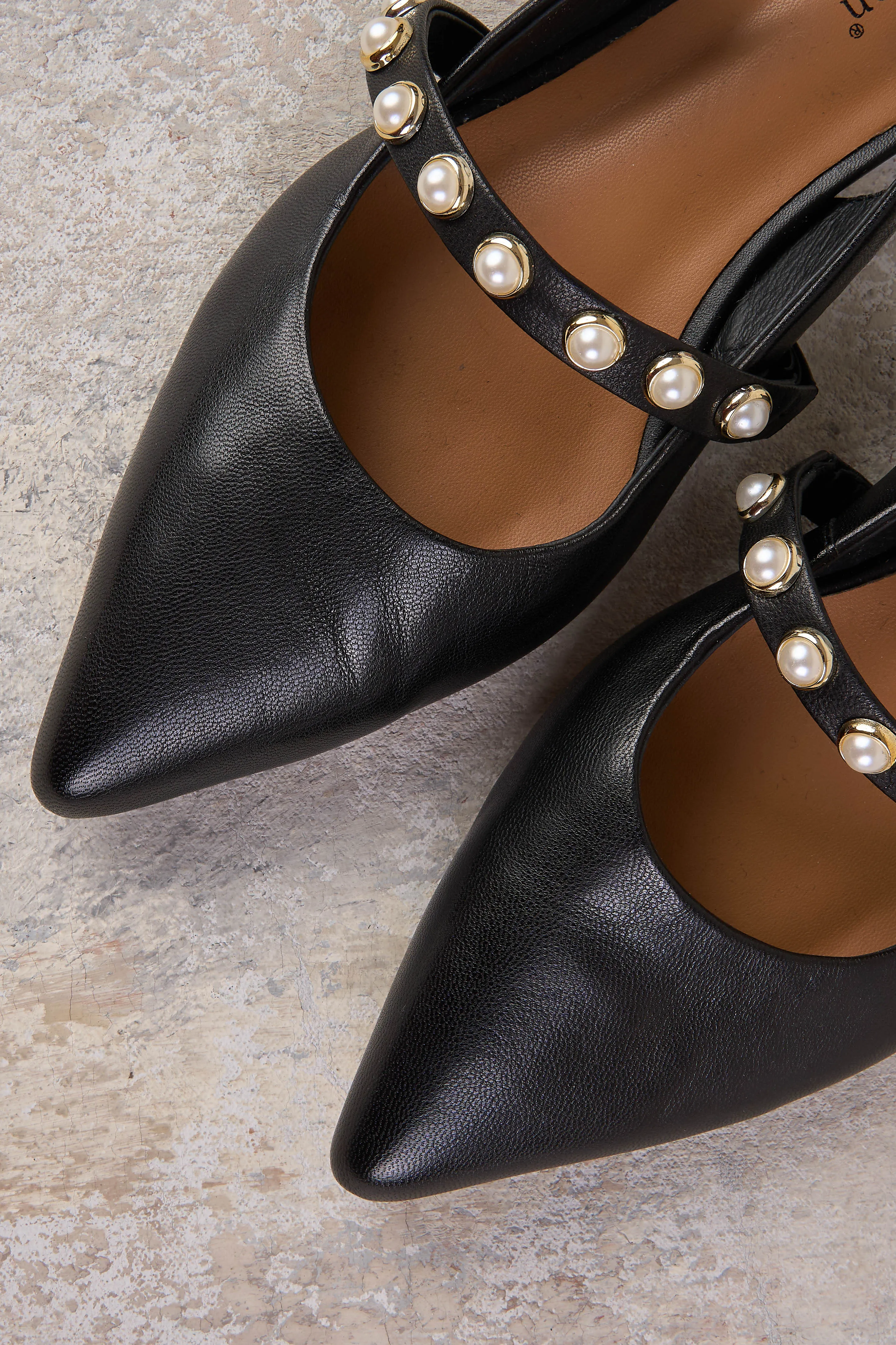 Elisa Pointed Flat - Black
