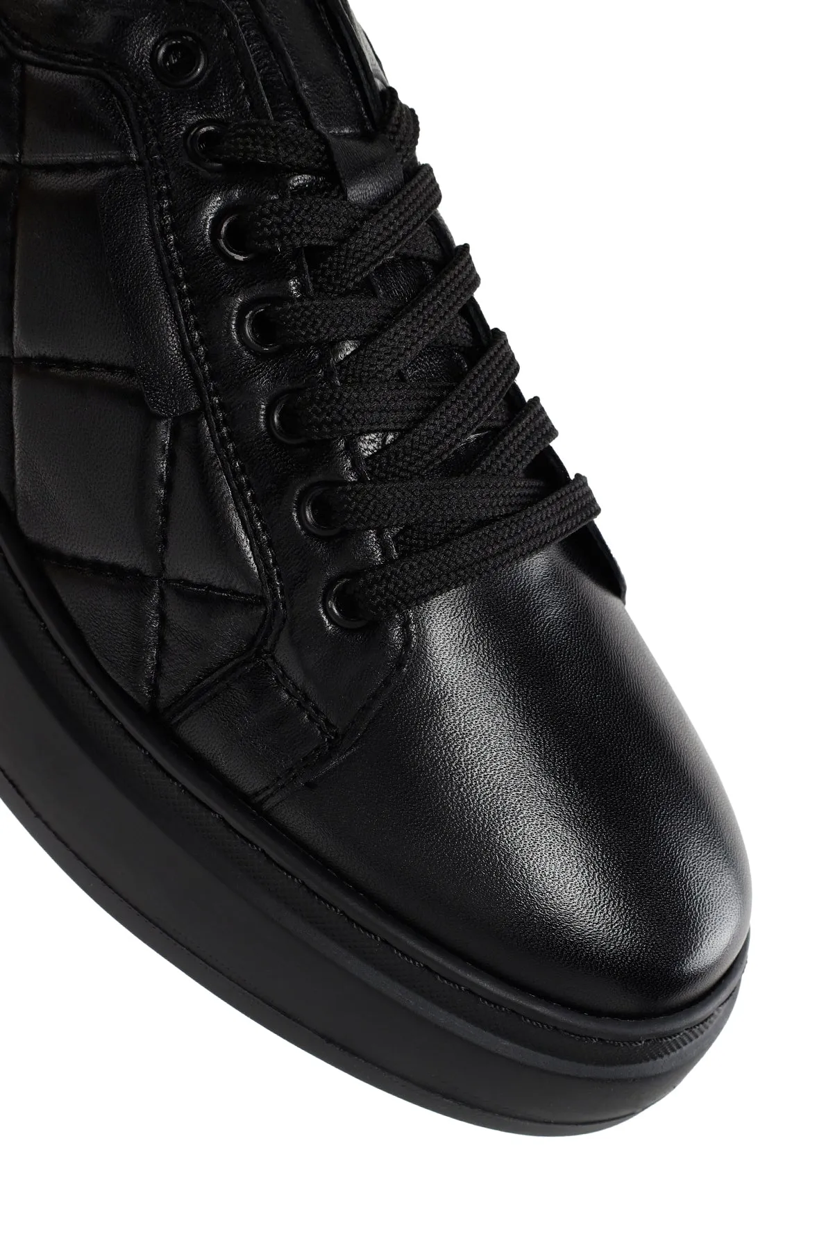 Erkek Siyah Bağcıklı Kapitone Deri Casual Sneaker