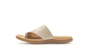 GABOR - 63.700.62 FLAT TOE-POST MULE - GOLD METALLIC