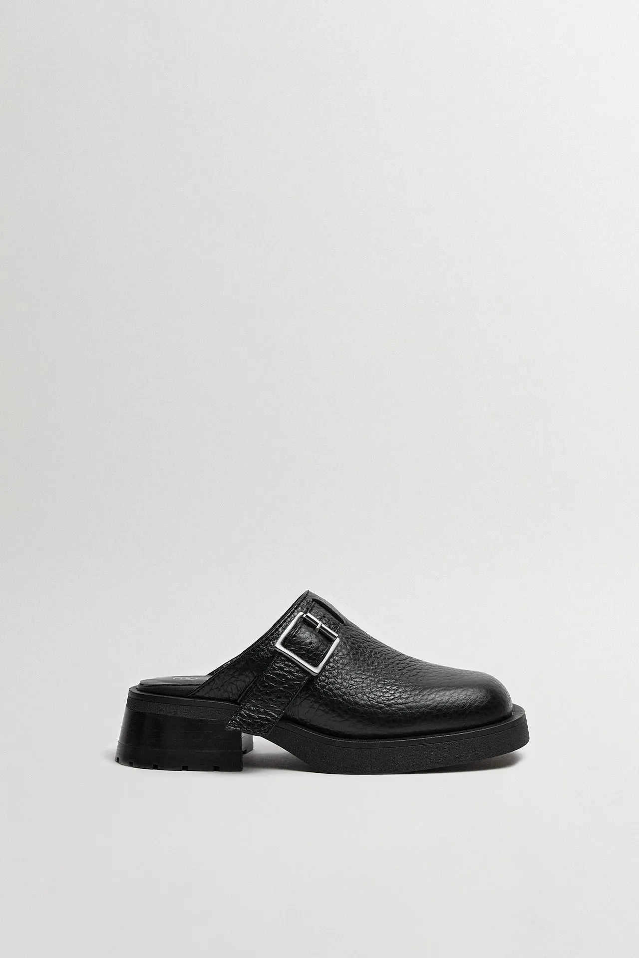Miista Aroa Mules // Black