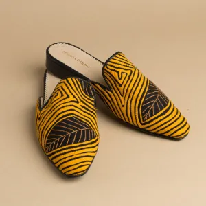 Mola Mules | Black Dark Yellow Leaves