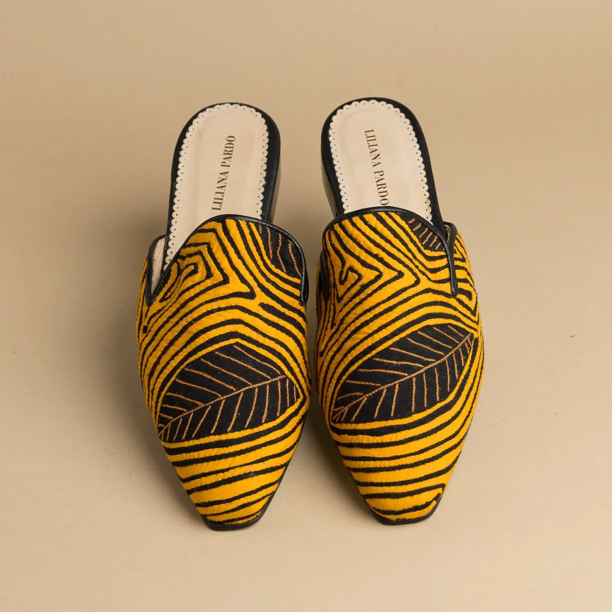 Mola Mules | Black Dark Yellow Leaves