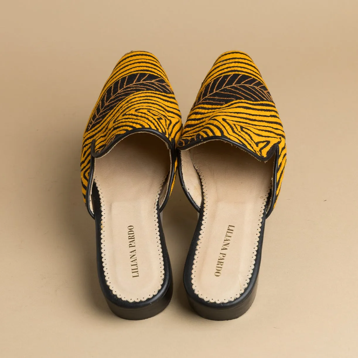 Mola Mules | Black Dark Yellow Leaves