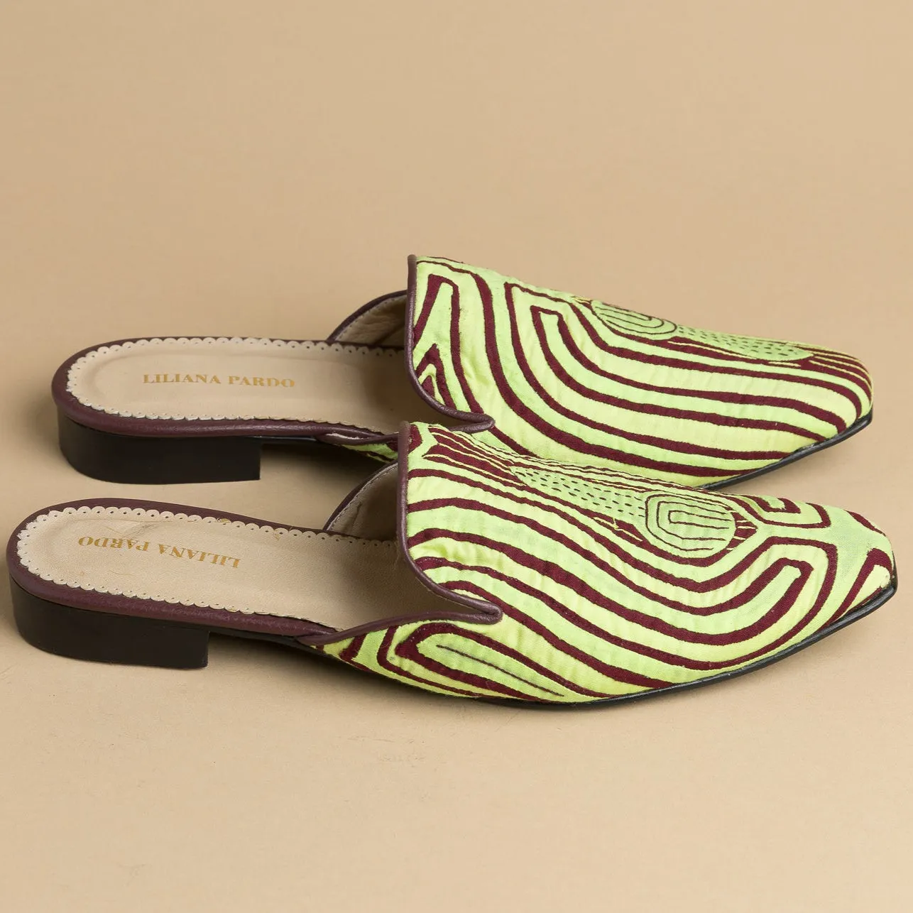 Mola Mules | Wine Green