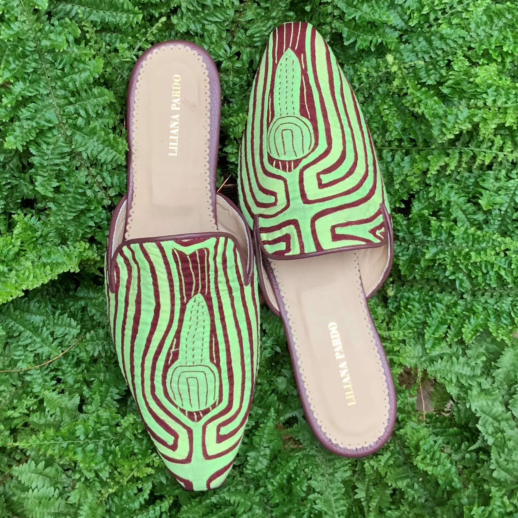 Mola Mules | Wine Green