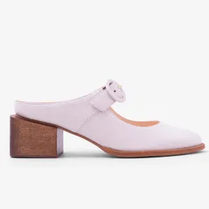 Mule with pointed toe & square wood-tone heel