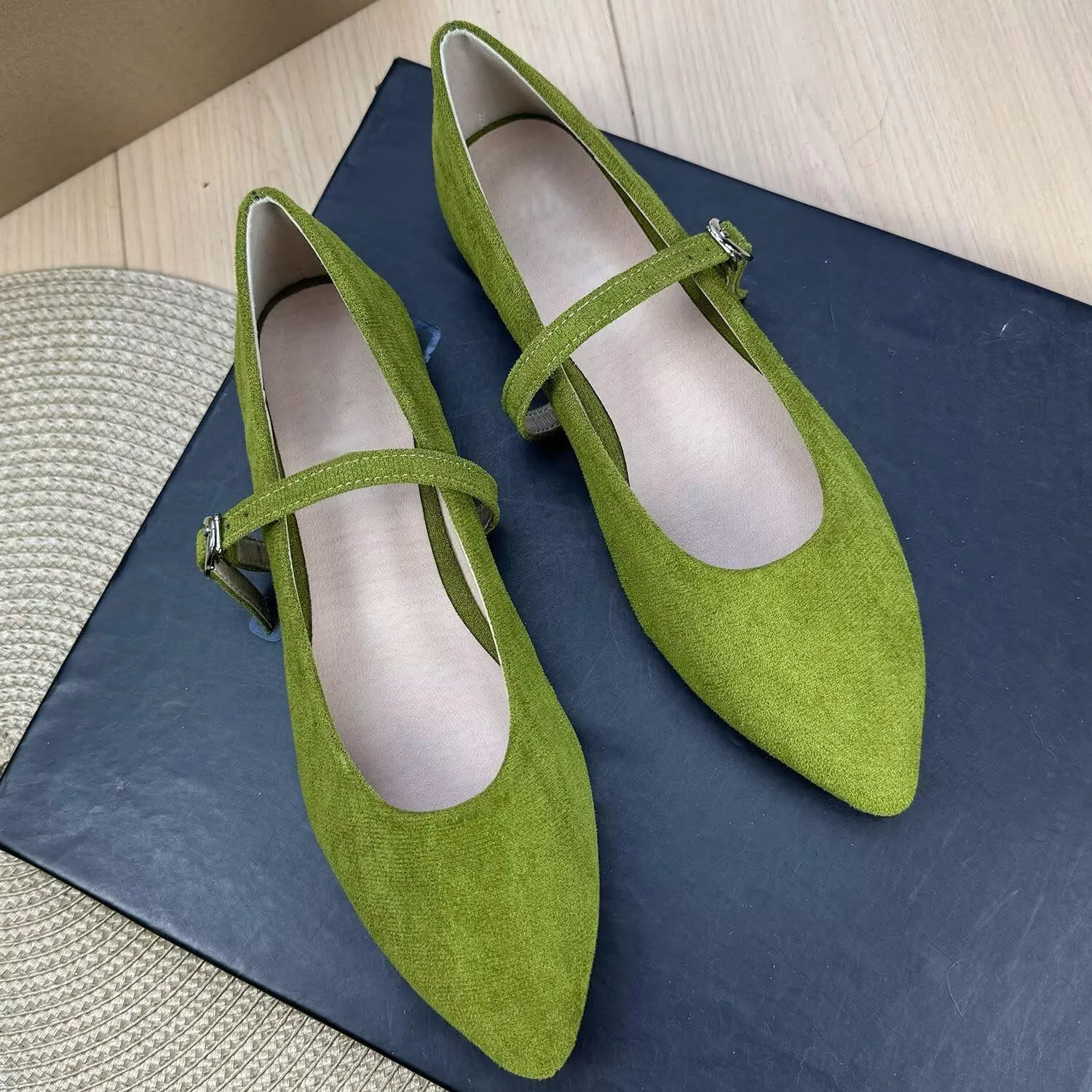 TN TANGNEST Leather Flats for Women Comfortable Pointy Toe Slip On Flats Soft Work Flats Retro Mary Jane Flats