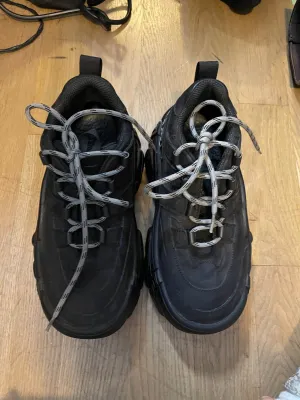 Vetements swears black platform sneaker