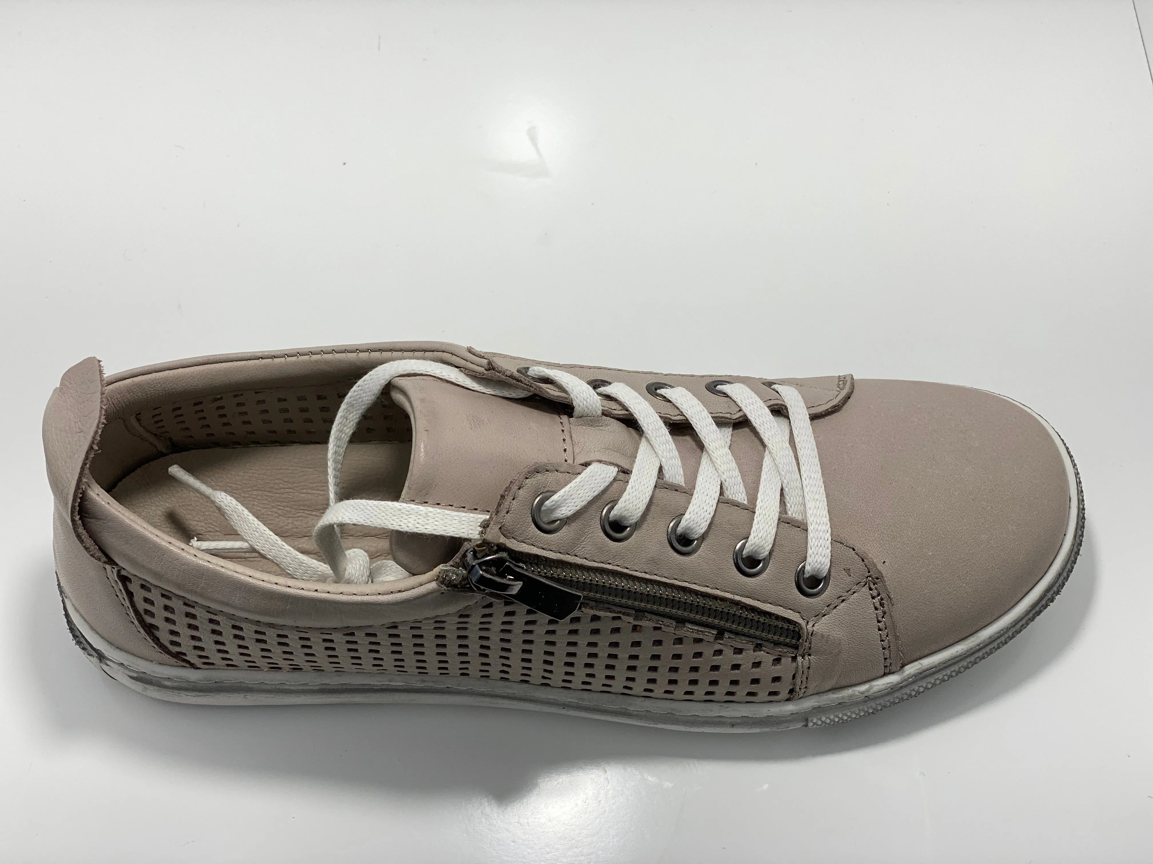 Wizard Zip & Lace Casual Sneaker