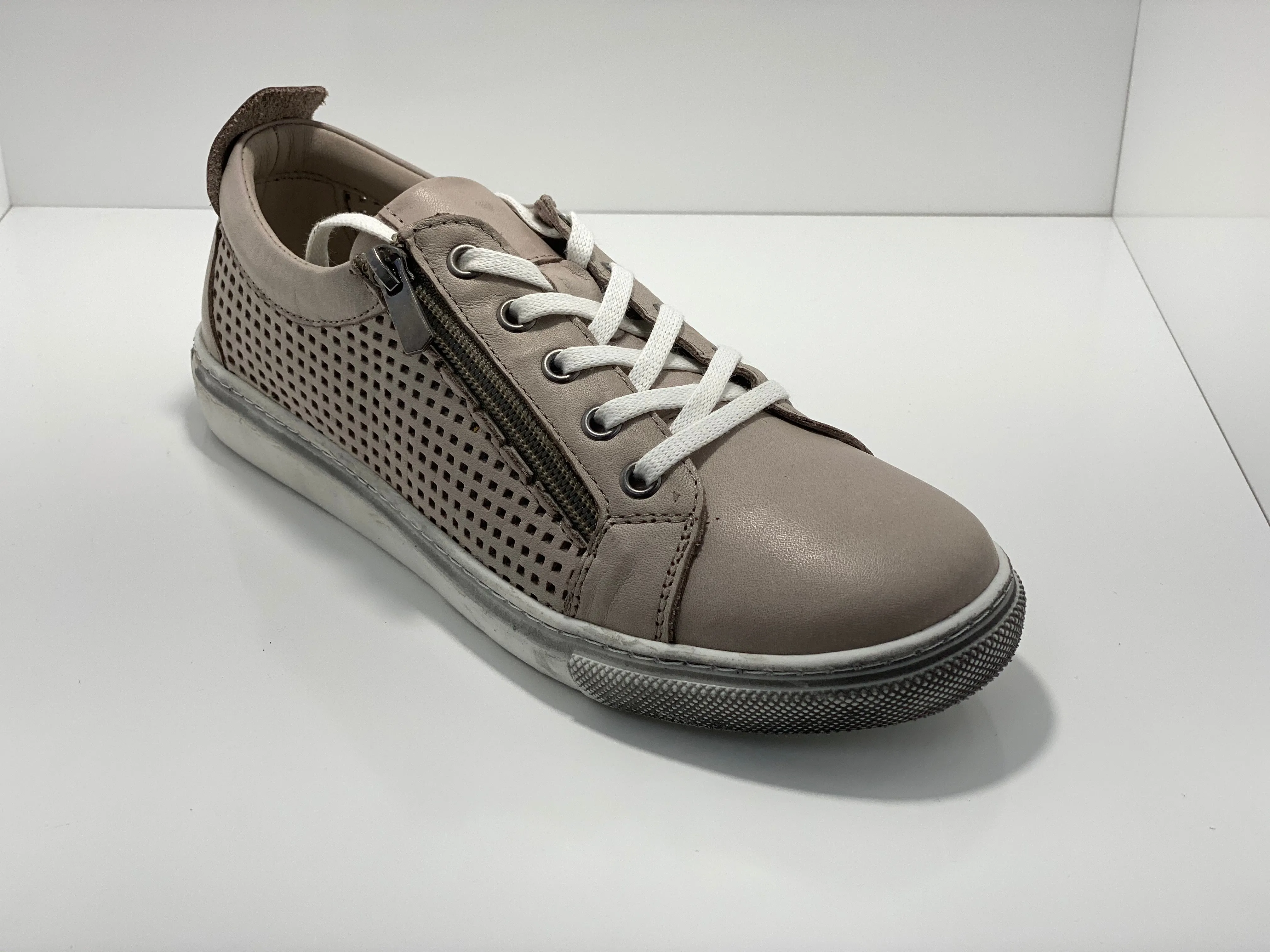 Wizard Zip & Lace Casual Sneaker
